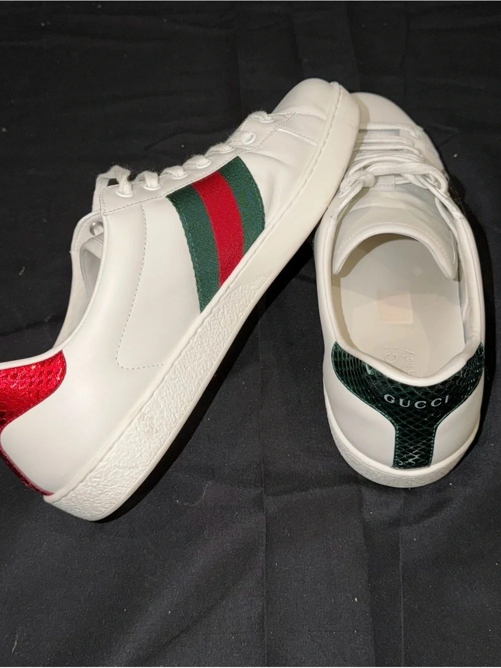Authentic Men’s Gucci White Leather Low-Top Sneakers with Green & Red Stripe